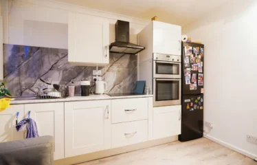 3 bed flat for sale